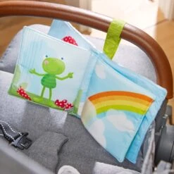 HABA Stoffbuch Regenbogenwelt, Lernbuch -Spielzeug Rabatte HABA Stoffbuch Regenbogenwelt Lernbuch@@1731580 7